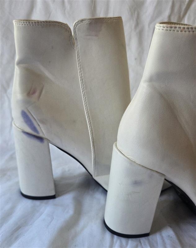 NWOT Princess Polly 9 Seren Point Toe Block Heel Ankle Boot Booties White 129889