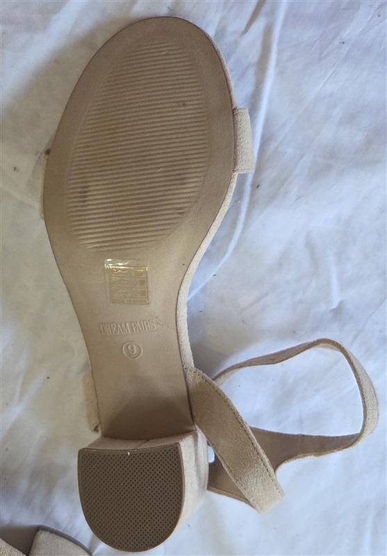 NWOT Dream Pairs 9 Carnival Beige Faux Suede Strappy Heel Sandals 129895