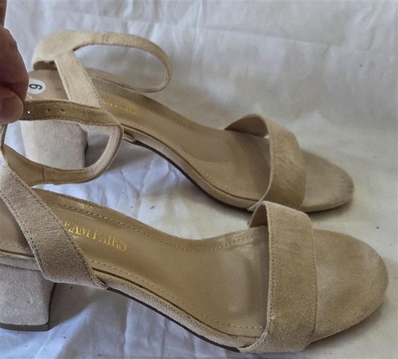 NWOT Dream Pairs 9 Carnival Beige Faux Suede Strappy Heel Sandals 129895