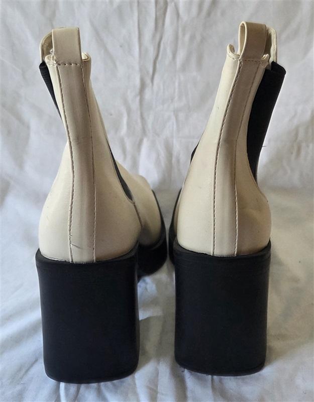 NWOT Mia 9 Luda Chunky Ivory Y2K Lug Chelsea Heel Boots 129897