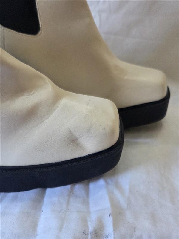NWOT Mia 9 Luda Chunky Ivory Y2K Lug Chelsea Heel Boots 129897