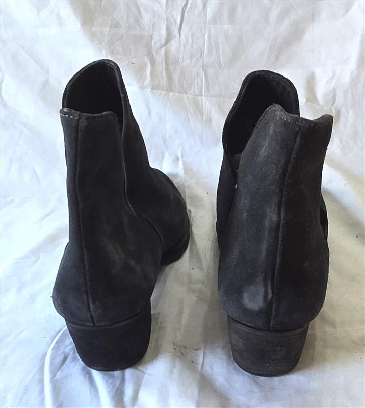 NWOTD Free People 38.5 Charm BootsDouble V Suede Booties 129898