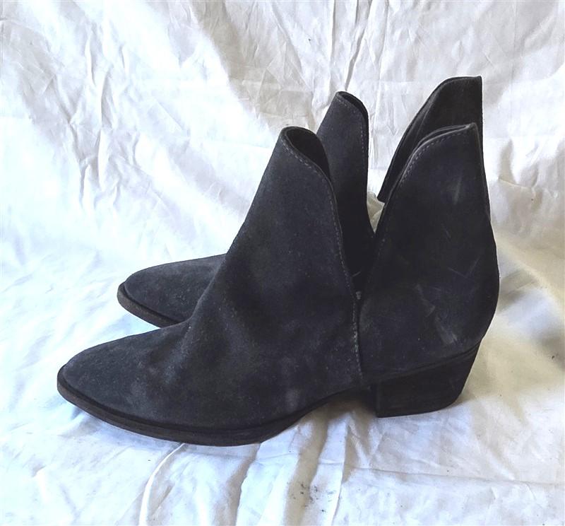 NWOTD Free People 38.5 Charm BootsDouble V Suede Booties 129898