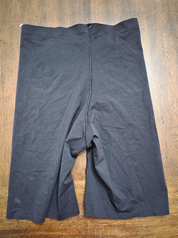 NWT Wacoal M Beyond Naked Thigh Shaper 805330 Black 129929