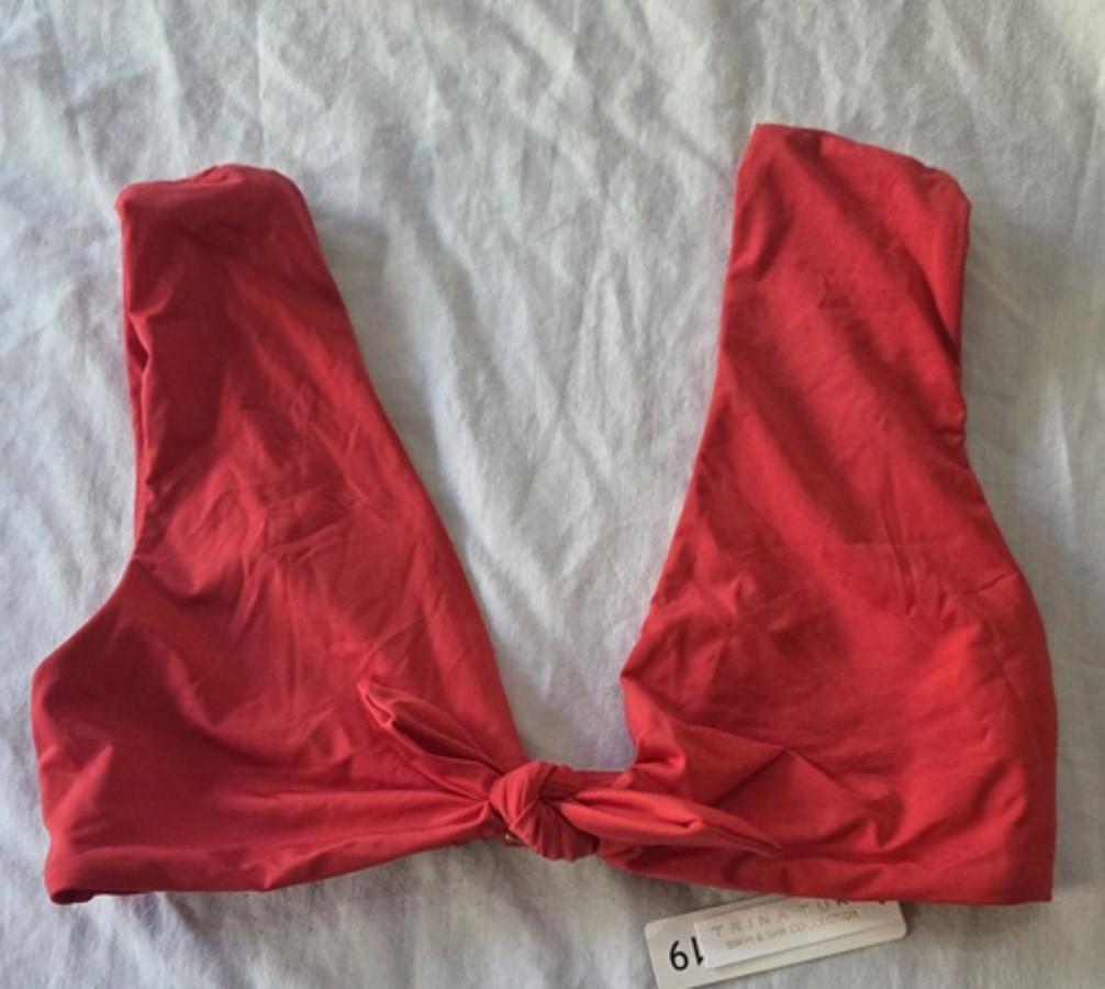 NWT Trina Turk 12 Solid Knot Deep V Bikini Top Red 129939