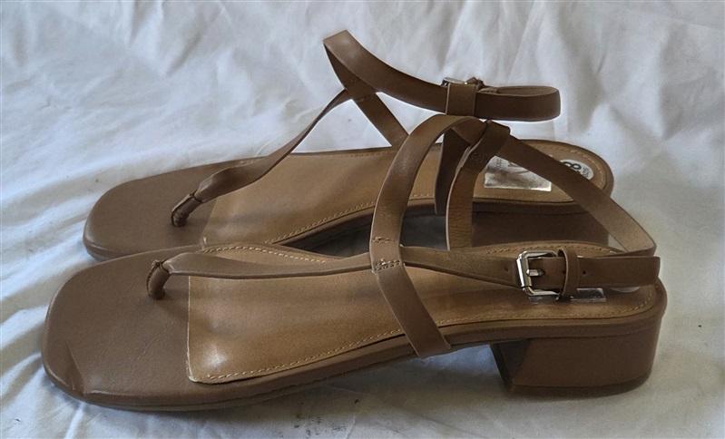 NWOT Dolce Vita 8.5 Nala Leather Ankle Strap Sandals Beige 129941