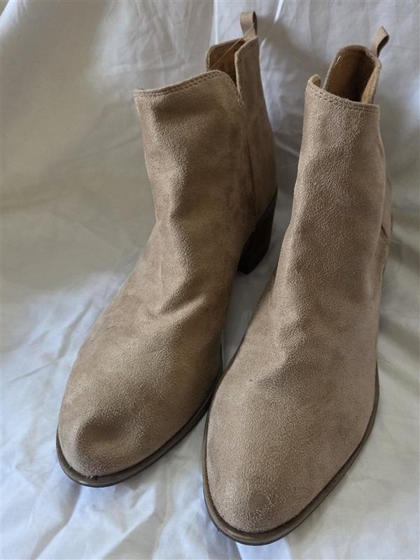 NWOT Dr Scholls 10 Teammate Stretch Faux Suede Ankle Booties Boots 129944