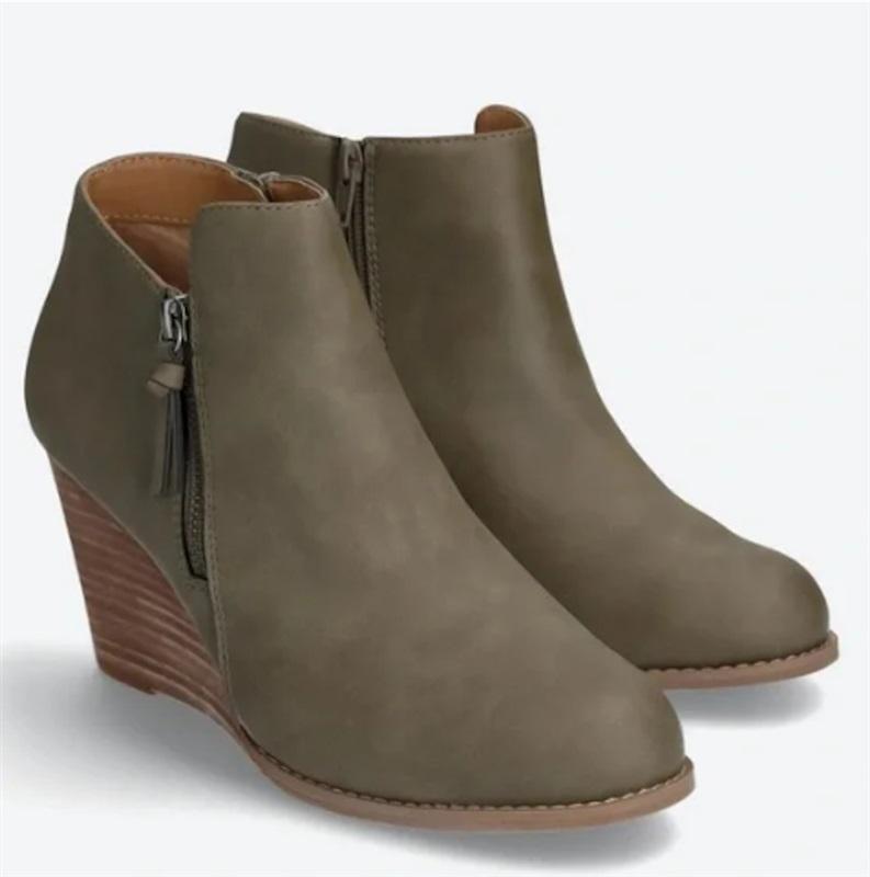 NWOT Report Guine 9.5 Wedge Booties Ankle Boots Gray 129946
