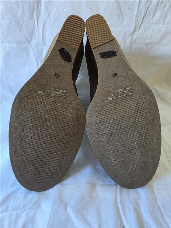 NWOT Report Guine 9.5 Wedge Booties Ankle Boots Gray 129946