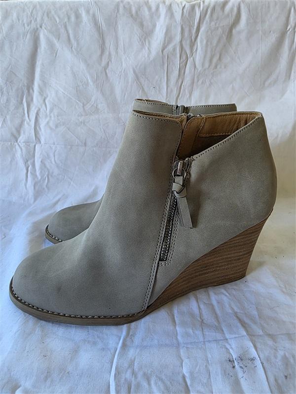 NWOT Report Guine 9.5 Wedge Booties Ankle Boots Gray 129946