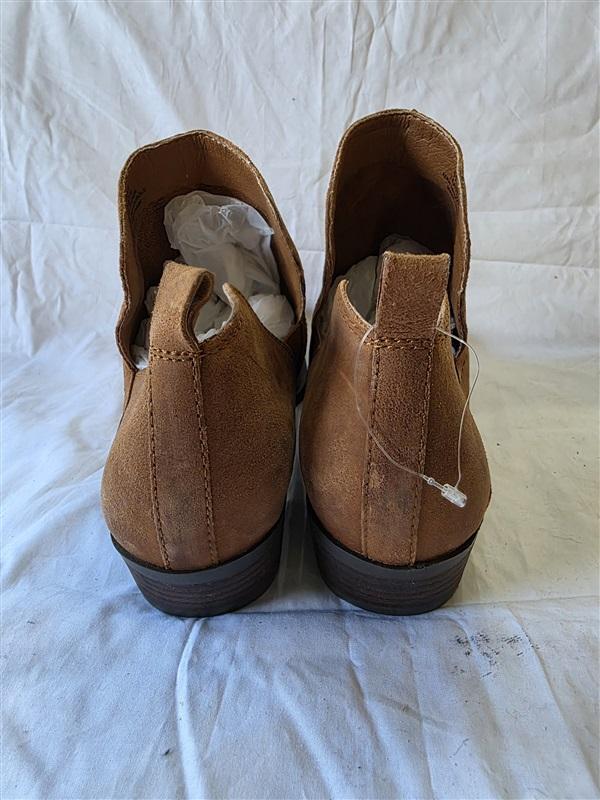 NWOT SO 9 Meme Pear Chestnut Brown Zip Booties 129948