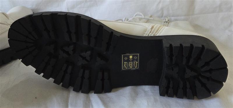 NWOT Camp Site 9 White Lace Up Lug Ankle Boots White 129953