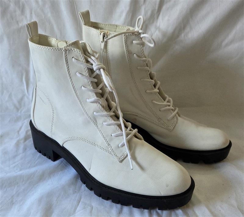 NWOT Camp Site 9 White Lace Up Lug Ankle Boots White 129953
