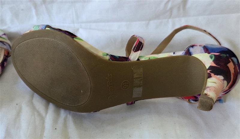 NWOT Dream Pairs 9.5 Gigi Floral Strappy Heel Wrap Sandals 129960