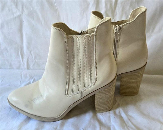 NWOT Mia 7 Western Stack Heel Faux Leather Woven Ankle Boot Booties Ivory 129964
