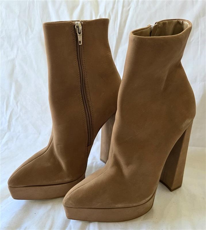 NWOT Steve Madden 7 Dalina Platform Heeled Boots Brown 129965