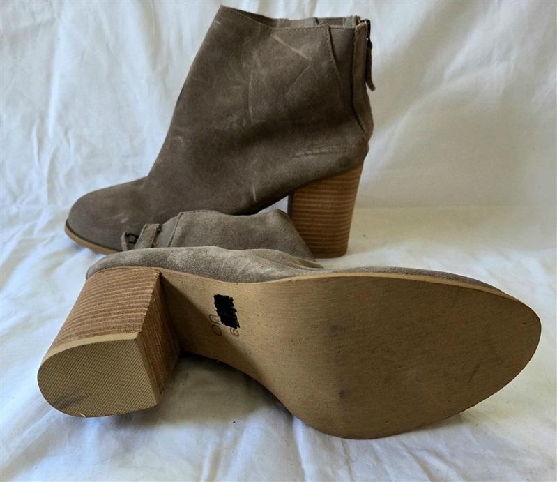 NWOTD Urban Outfitters Suede Stacked Heel Ankle Boots Taupe 129968