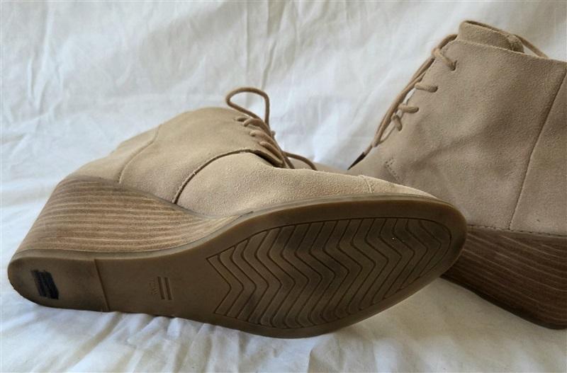 NWTD Tom's 9 Hyde Wedge Suede Booties Ankle Boots 129971
