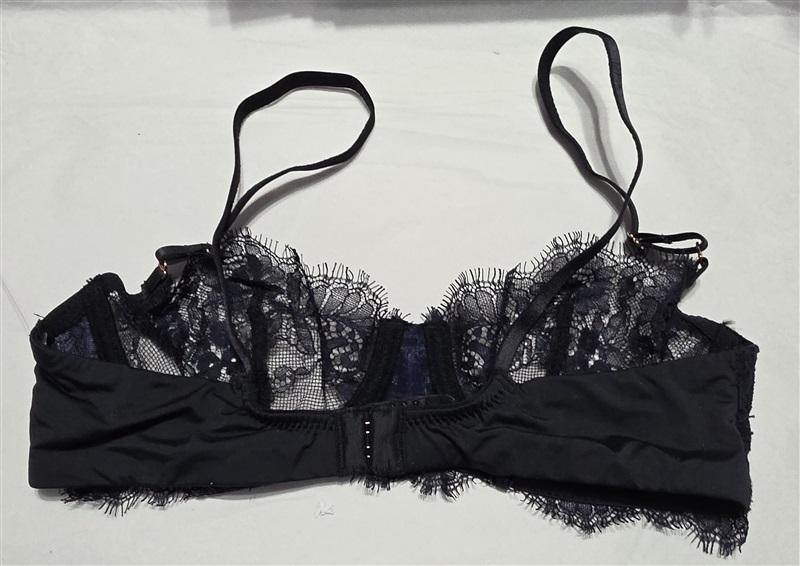 NWOT Skarlett Blue 32A Eyelash Lace Underwire Navy T-Shirt Bra 129979