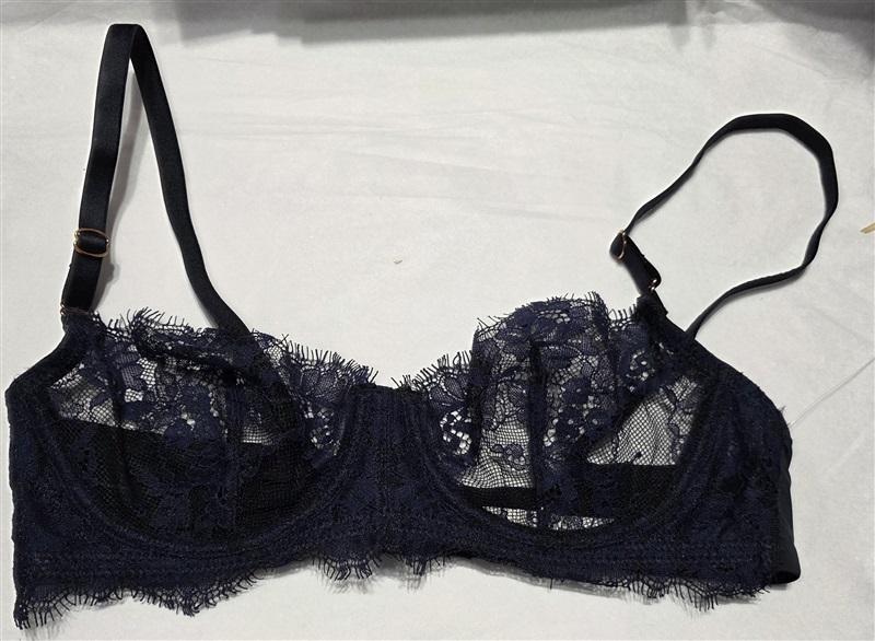 NWOT Skarlett Blue 32A Eyelash Lace Underwire Navy T-Shirt Bra 129979
