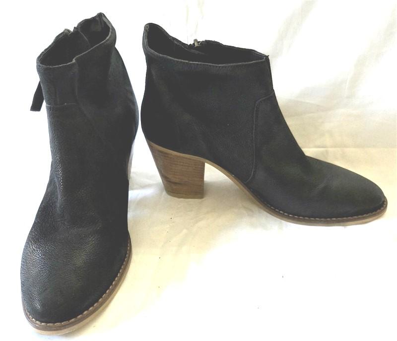NWOTD Urban Outfitters 8 Stacked Heel Ankle Boots Black 129982