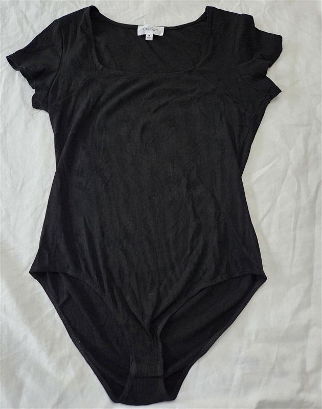 NWOT Kaileigh M Scoop Neck Bodysuit Black Ribbed 129994