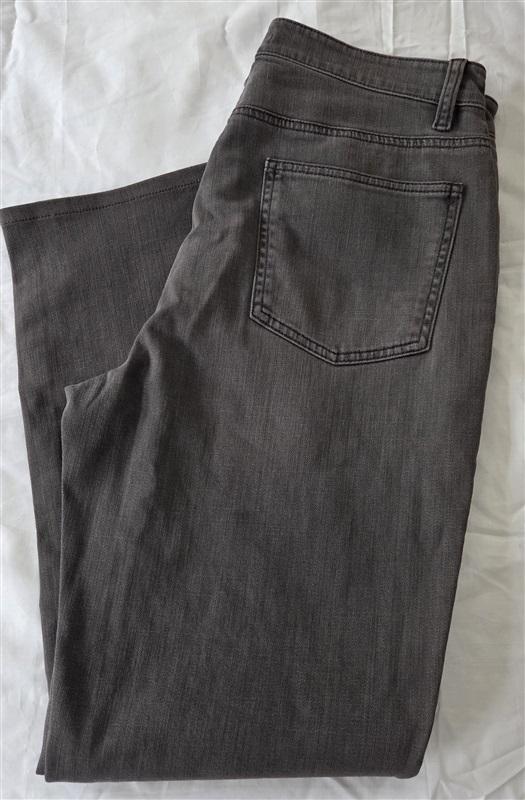 NWOT Eileen Fisher 10 Gray Stretch Straight Jeans Denim Pants 130008