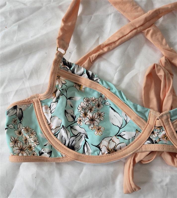 NWT Pilyq S Perla Underwire Bikini Swim Top Dogwood Aqua Peach 130026