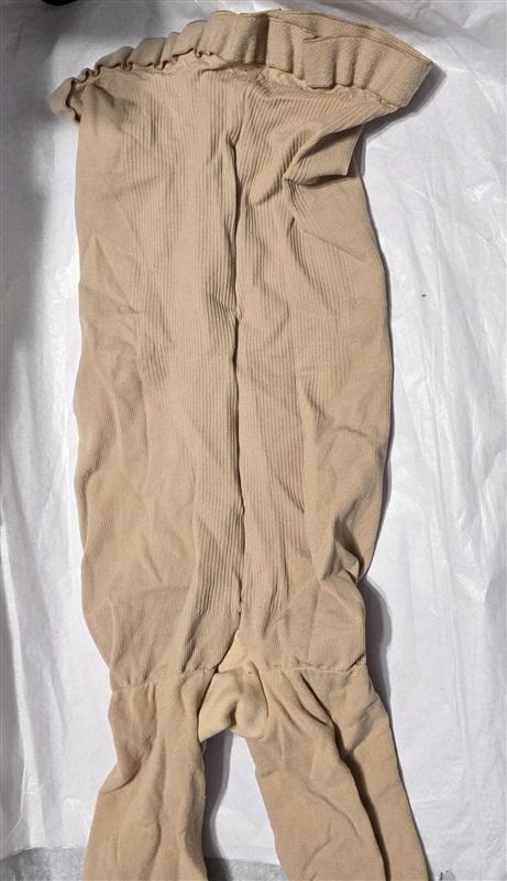NWOT Spanx Assets Sz 4 Mid-Thigh Shaper Super Control 870 Beige 130186