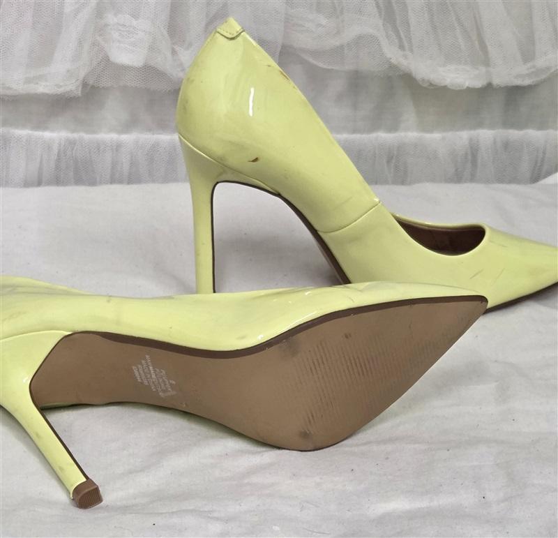 NWOT Express 6 Classic Pointed Toe Patented Leather Yellow Pumps 130248