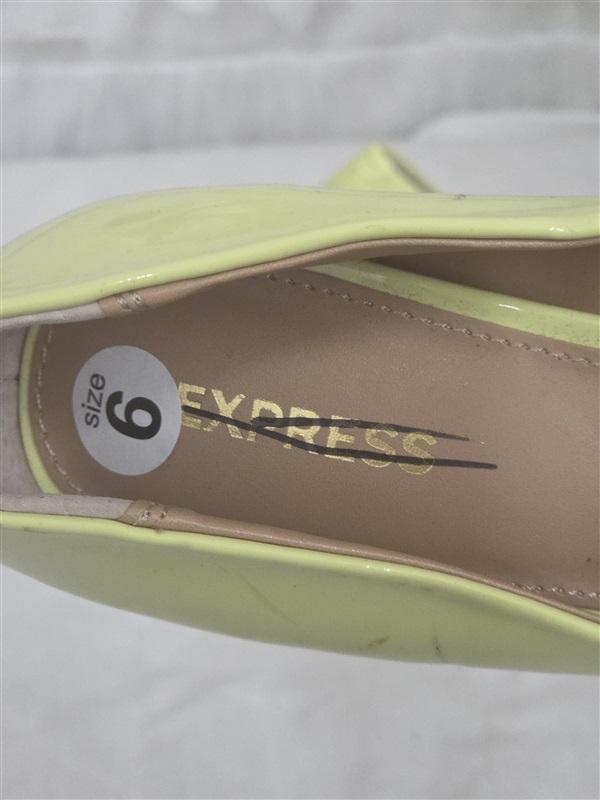 NWOT Express 6 Classic Pointed Toe Patented Leather Yellow Pumps 130248