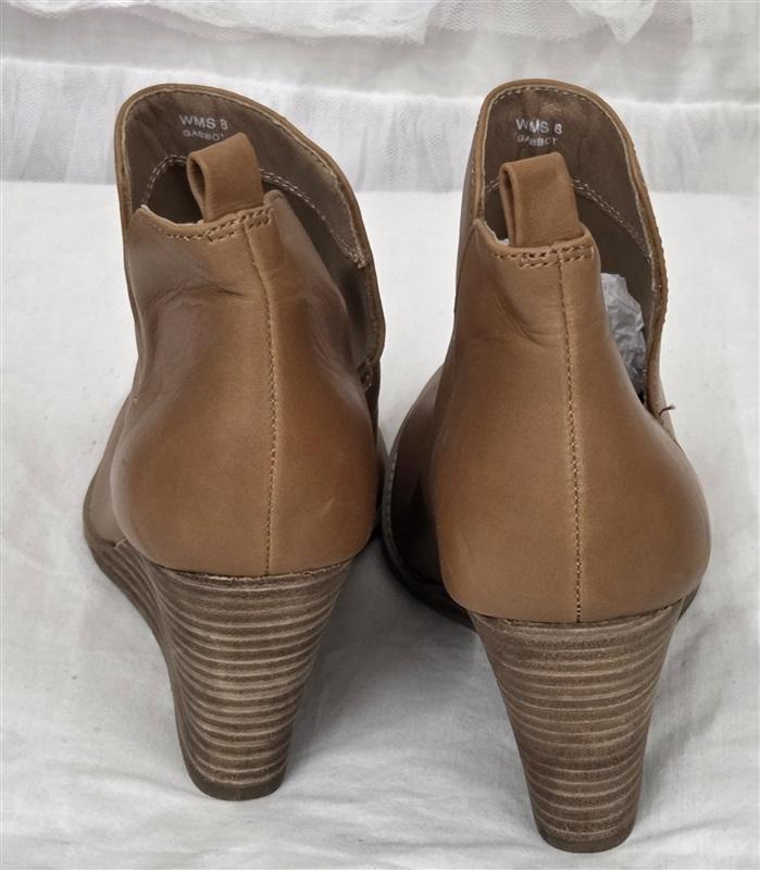 NWOT Report 8 Gabott Cut Out Brown Booties Ankle Boots 130249