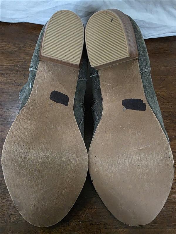 NWOT Diba 7.5 Olive Green Suede Stacked Heel Ankle Boots 130251