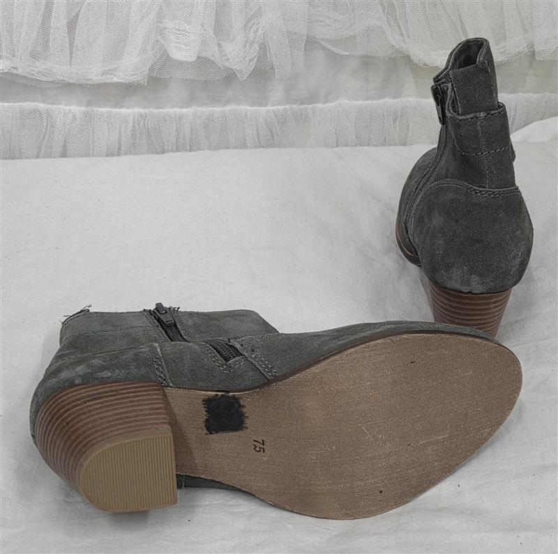 NWOT Diba 7.5 Olive Green Suede Stacked Heel Ankle Boots 130251
