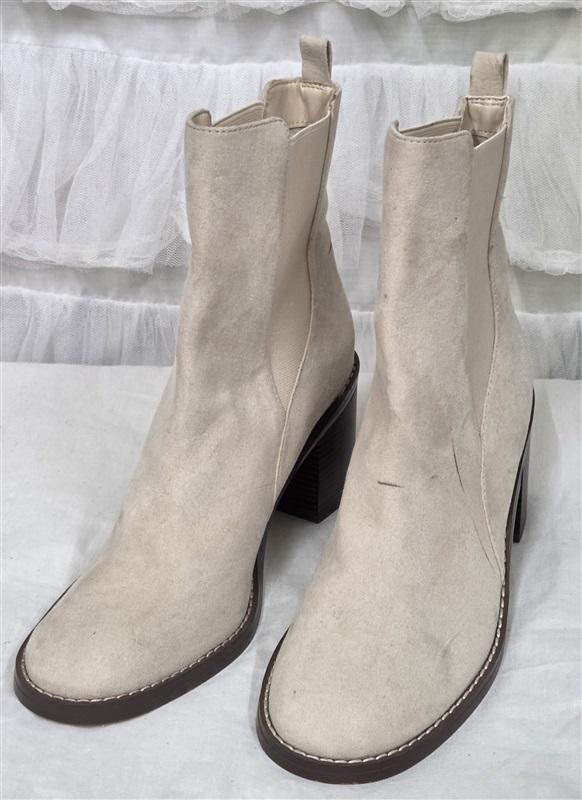 NWOT Loft 8.5 Almond Toe Block Heel Ankle Faux Suede Boot Booties Cream 130254