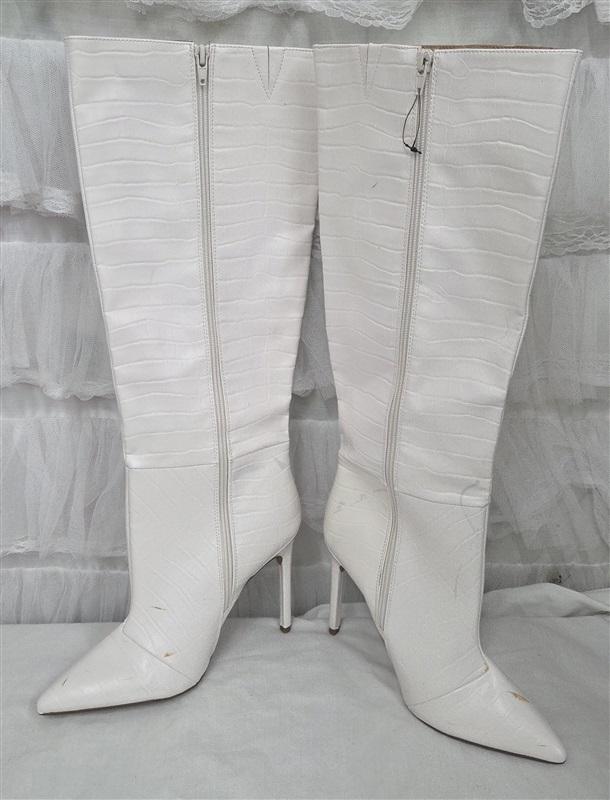 NWOTD Express 9 Knee High Stiletto's Heel Faux Crocodile Ivory Boots 125720