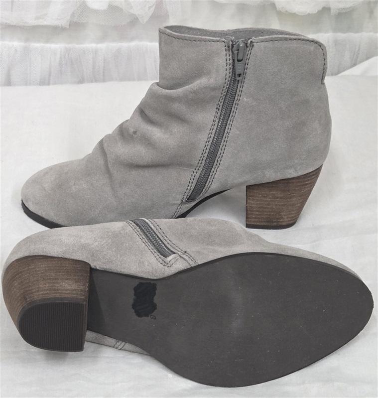 NWOT Diba 9 Gray Suede Stacked Heel Ankle Boots 130259