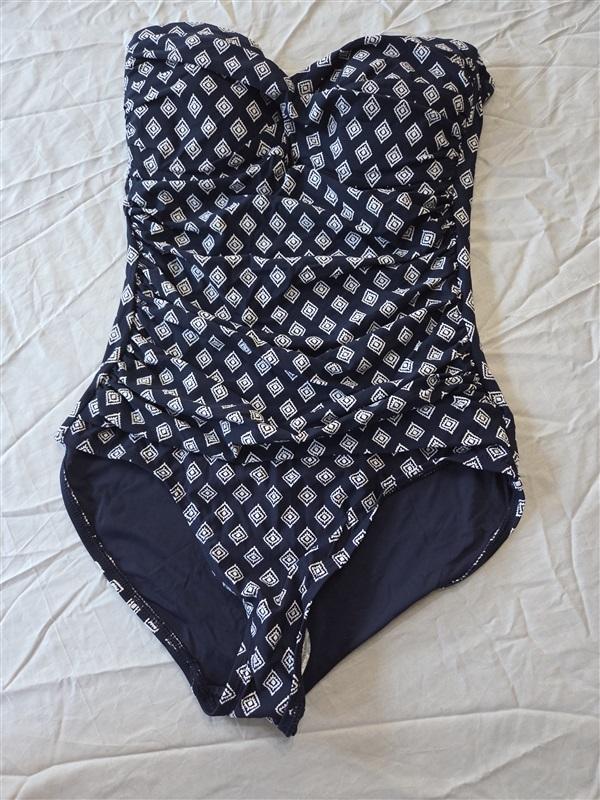 NWT Anne Cole 8 Shibori Geo Twist Shirred Swimsuit Bandeau 1PC Stripe 130367