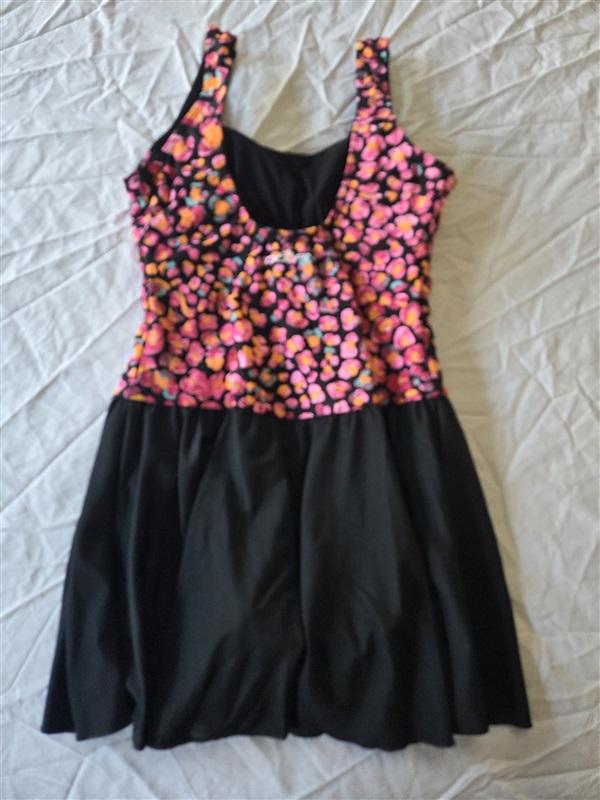 NWOT Dolfin 12 38 Jag Colorblock Black Floral Swimdress 130382