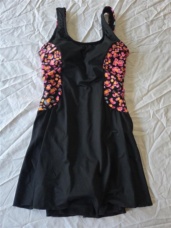 NWOT Dolfin 12 38 Jag Colorblock Black Floral Swimdress 130382