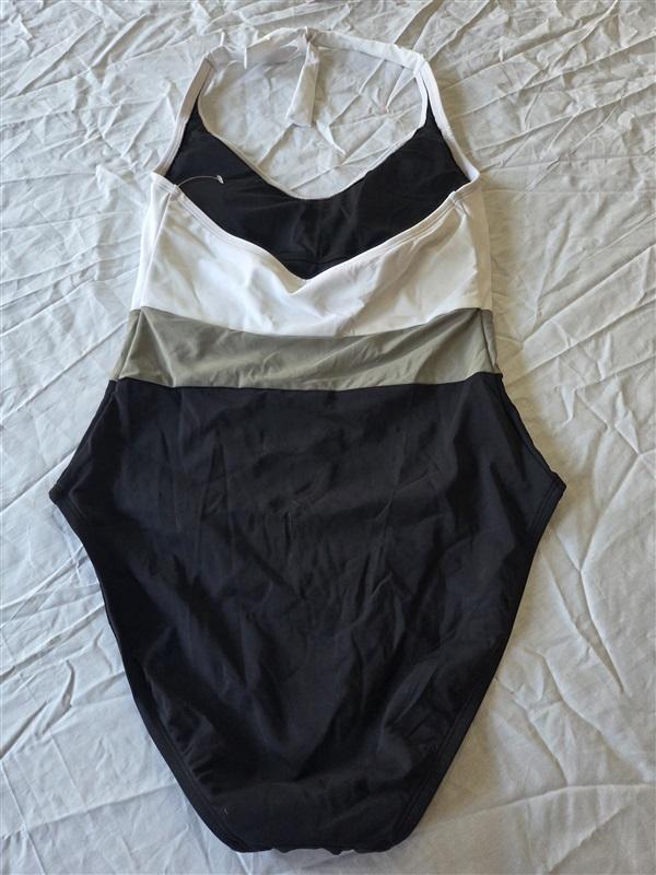 NWOT Bleu Rod Beattie 8 Halter Colorblock White Black Gray 130391