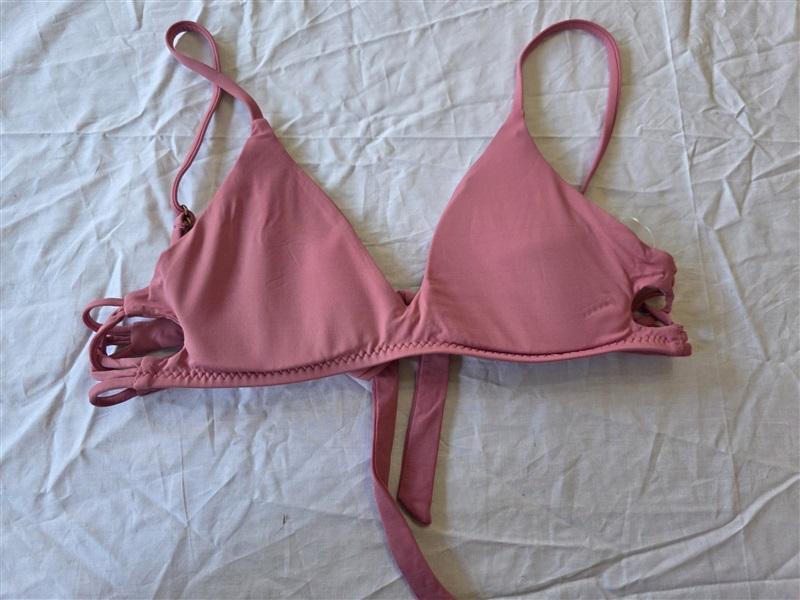 NWOT Isabella Rose Bondi S Cup Pink Strappy Triangle Bikini Swim Top 130431