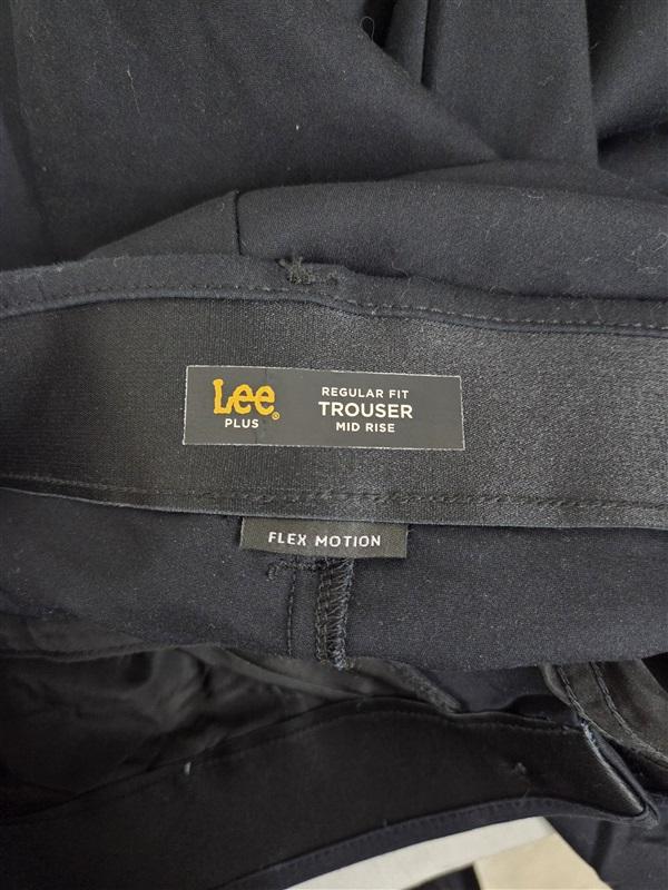 NWOT Lee Plus 16W Medium Flex Motion Trouser Pants Mid Rise Fit Black 130497