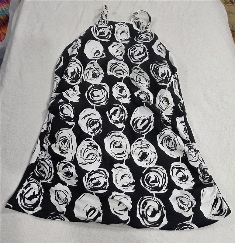 NWOT Anne Cole XS Black & White Coming Up Roses High Neck Tankini Top 130499