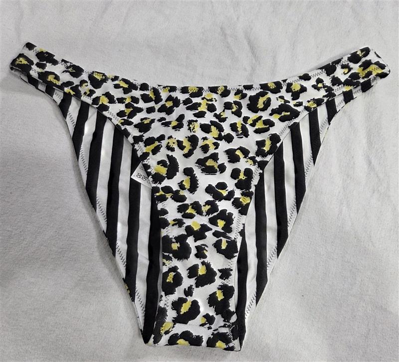 NWOT Volcom L Seeing Spots Reversible Bikini Bottom Animal Print Stripes 130564
