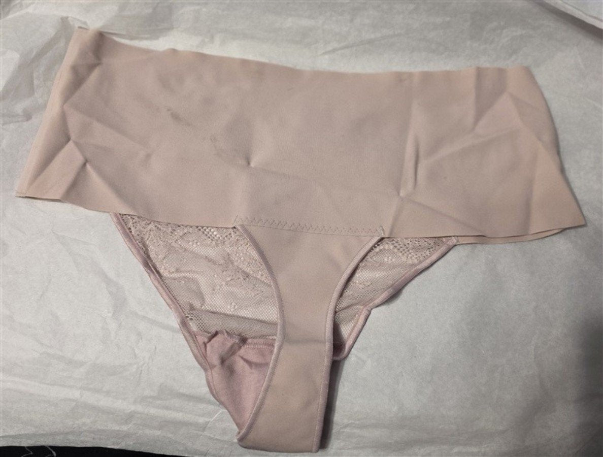 NWT Spanx XL Undie‑tectable SMOOTH Lace Thong SP0615 Pink #130584
