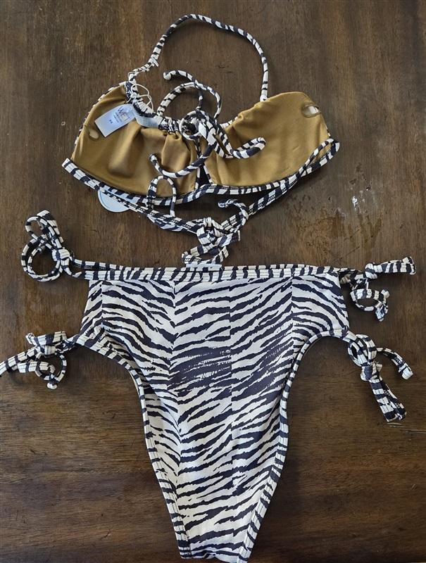 NWT Wet LA Ruffle Zebra Top XS Bottom S Swim Set Bikini 130670
