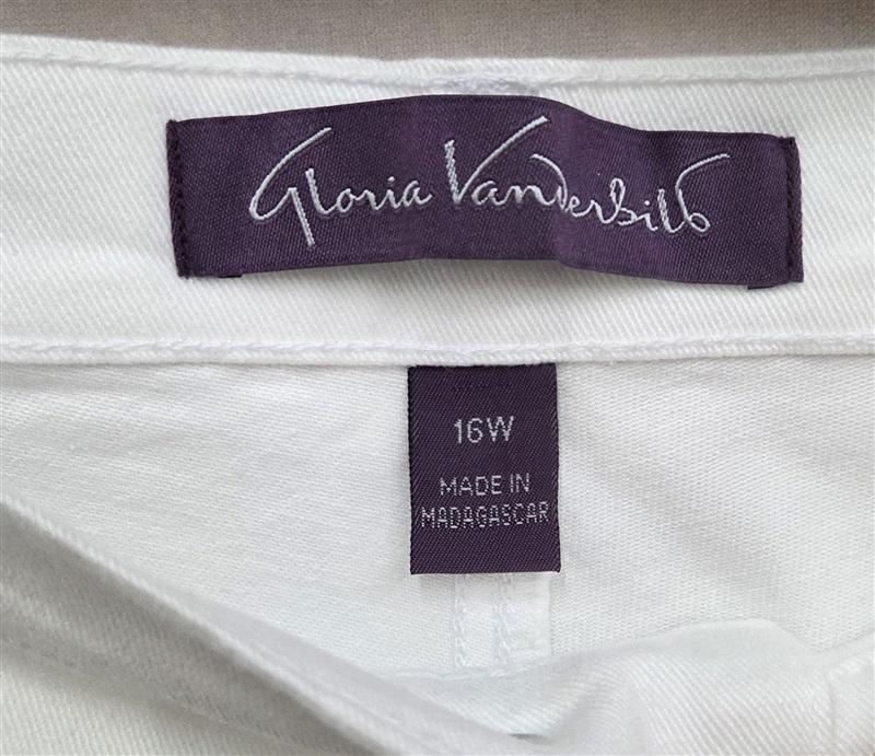 NWT Gloria Vanderbilt 16W Short Amanda Tapered Leg Classic Rise 130721