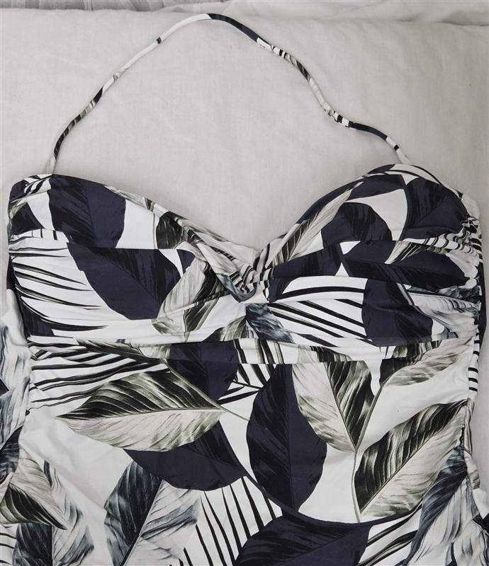 NWT La Blanca 12 Island Goddess Twist Front Blue Leaves 1Pc Swimsuit 130777