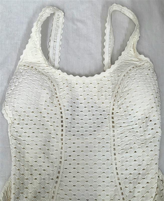 NWOT Robin Piccone 8 Ivory Eyelet Open Lace 1PC Swimsuit 130792